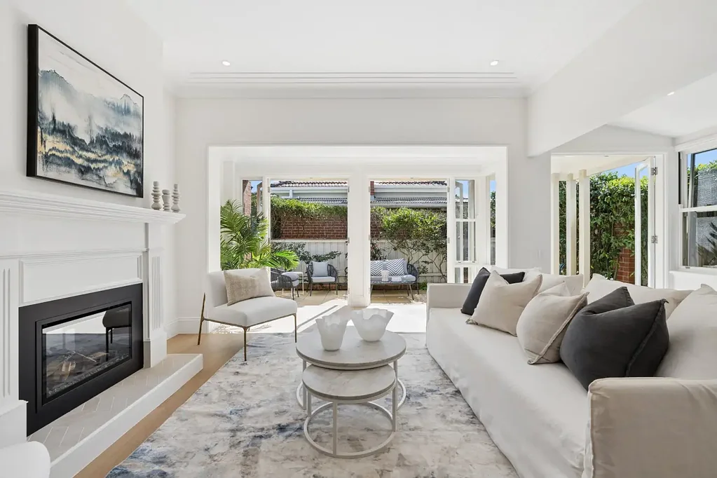 Mosman 3 Slaapkamer A Rare Opportunity in 'The Manors' - Luxury North Facing, Free Standing Villa, Two Levels.