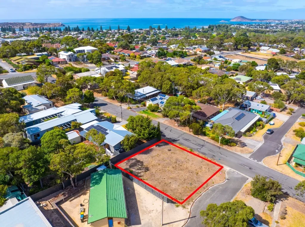 Victor Harbor Design your own home in Central Victor.
