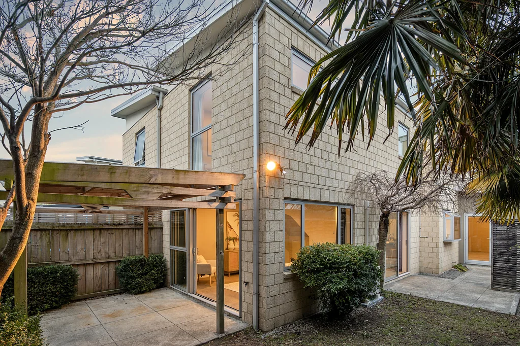 Sydenham 3部屋 Freehold ease with double garaging
