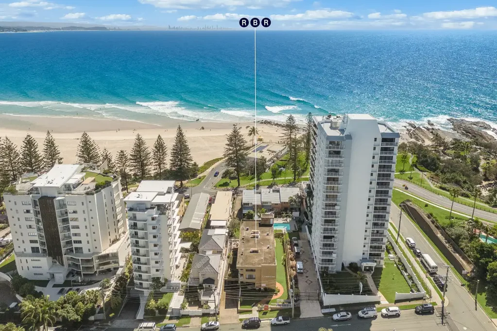 Coolangatta 2Zimmer Rare Ground Floor Find in Rainbow Bay's Tightly Held Beachside Pocket