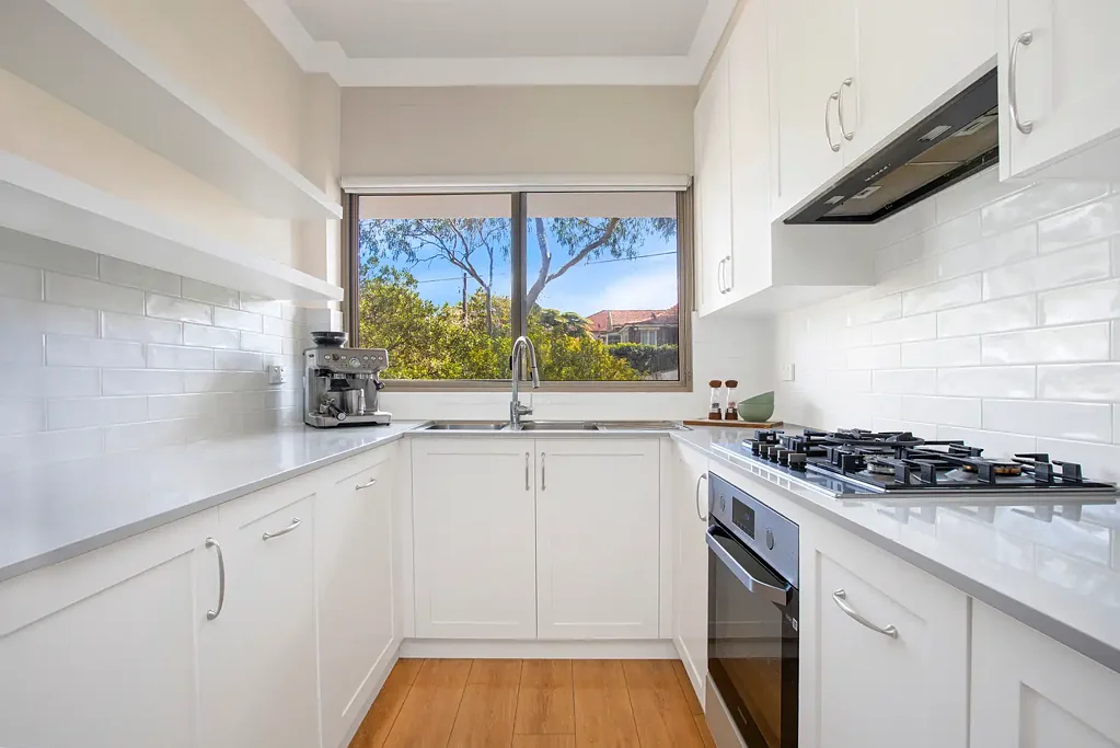 Modern 3-Bedroom Apartment with Entertainer’s Terrace & Balcony