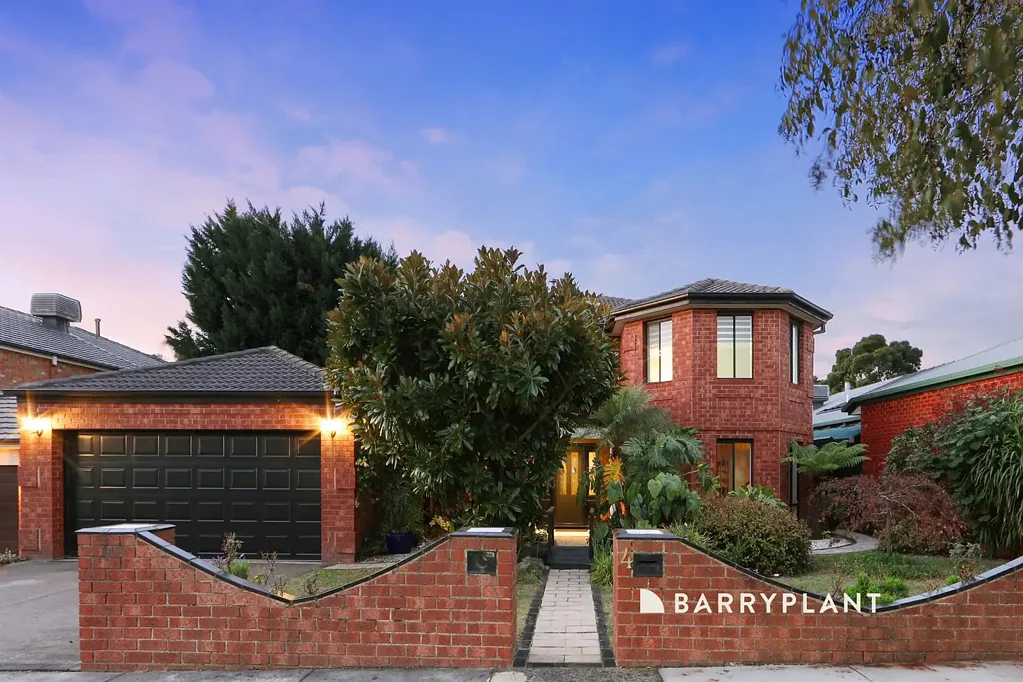 4 Brooklyn Bay Close, Rowville, VIC 3178