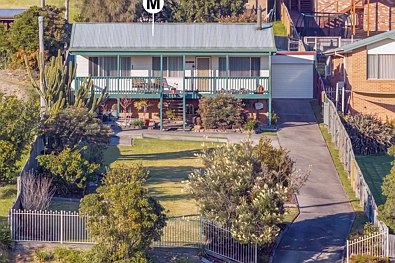 South Pambula 3 Bedroom Spacious South Pambula Retreat with Picturesque Wetland Outlook