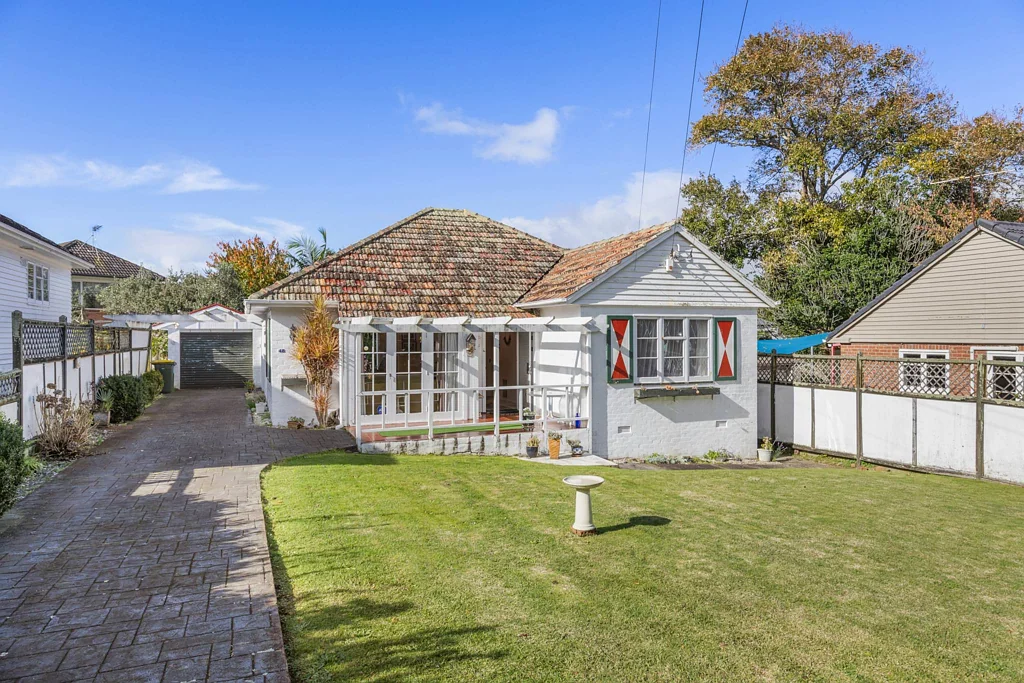 Epsom 2Zimmer Potential Plus in Superb Location