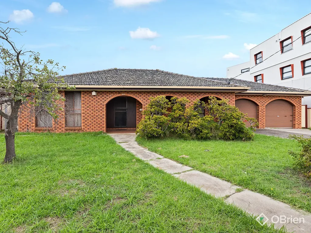 St Albans 3ਬੈੱਡਰੂਮ *ON HOLD* A Rare Canvas of Possibility, Grand Family Haven with Limitless Future on 691m² (Approx)