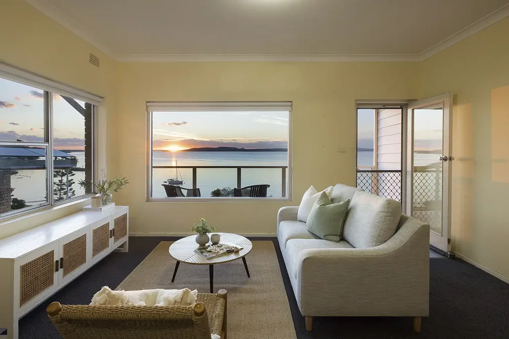 Nelson Bay 1房  ONE BEDROOM WITH CINEMATIC VIEWS OF THE BAY