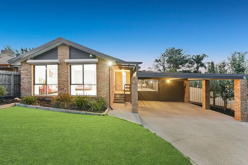 9 Denton Drive, Endeavour Hills, VIC 3802