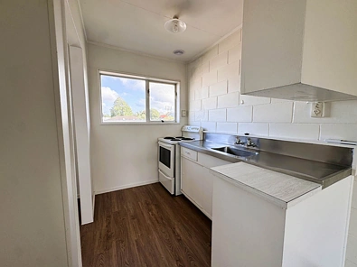 2-Bedroom Unit on Great North Road – Prime Loc...