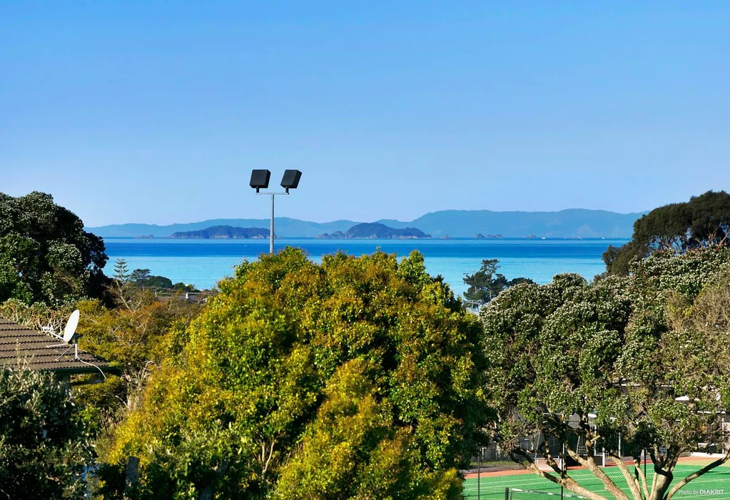Northcross 3房  Sea Views, Full Site & Endless Potential!