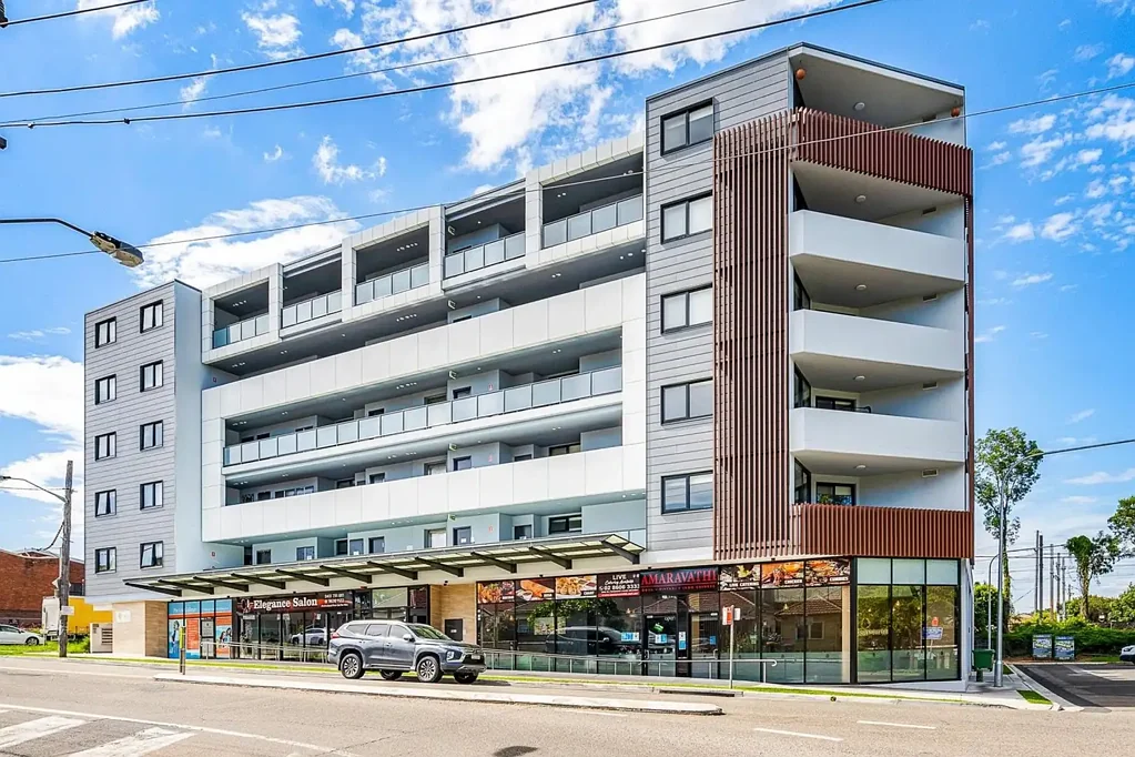 Wentworthville 2Kwarto Quality Modern Apartment-Two Minutes to Station & Shops!
