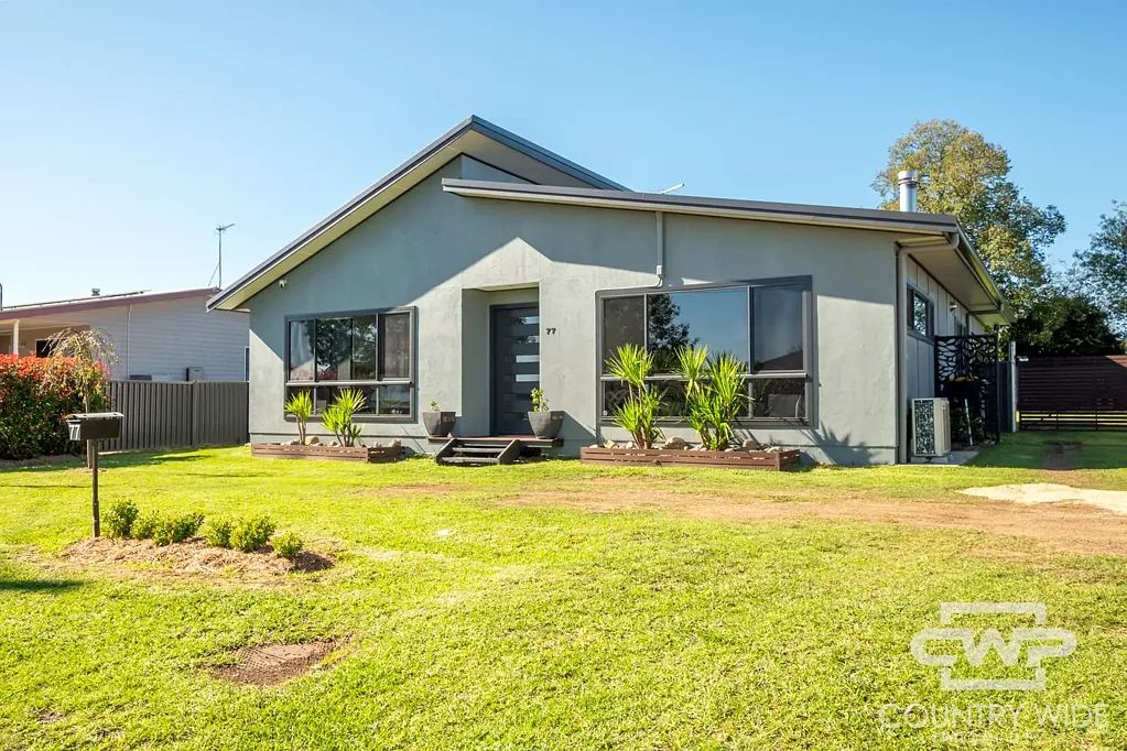 Glen Innes 3 Bedroom As New Home - Move In Ready