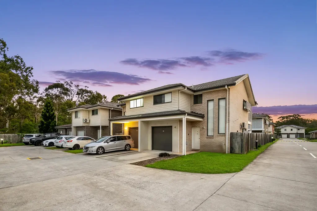 16/17 Norah Street, Crestmead, QLD 4132, 3房, 2浴, Townhouse