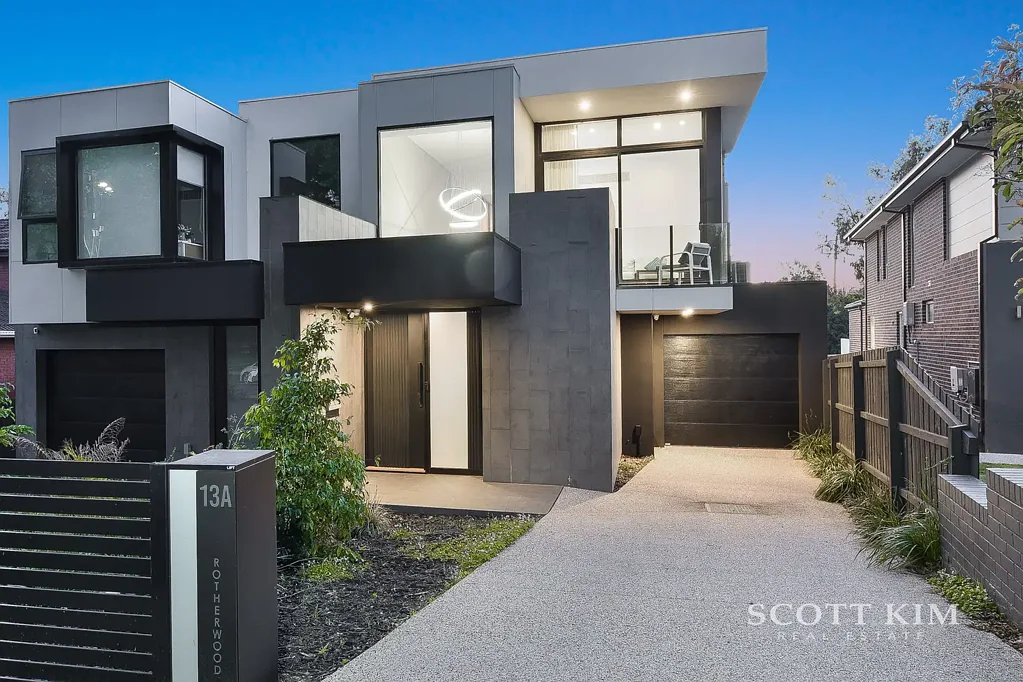 Malvern East 4Habitaciones Architectural Sunlit Luxury with Exceptional Family Comfort