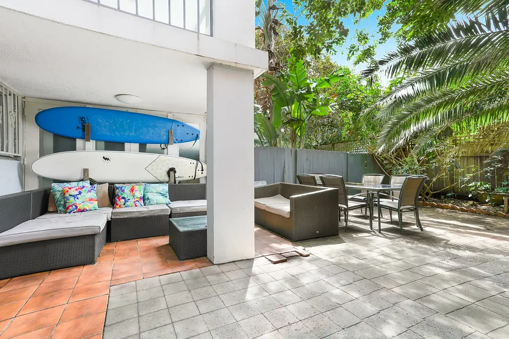Oversized Studio with Huge Garden Area