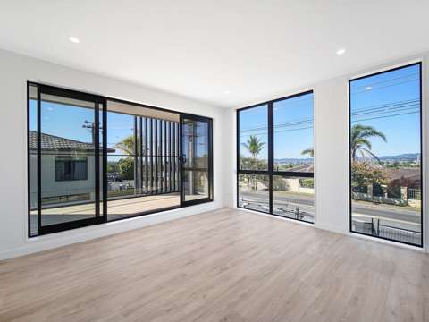 Brand-New 3-Bedroom Townhouses with Views