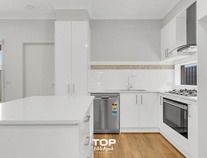 49 Shearjoy Loop, Clyde North, Traralagon , 4 Schlafzimmer, 2 Badezimmer, House