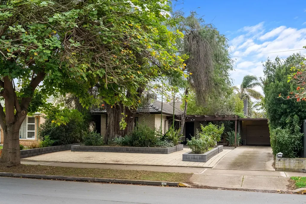 Largs North 3房  Solid Bones, Retro Appeal & Endless Possibilities!