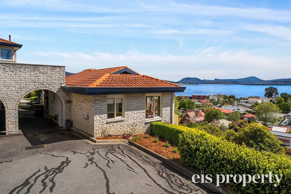 Sandy Bay 3Kwarto First-Class Townhouse with Panoramic River Views