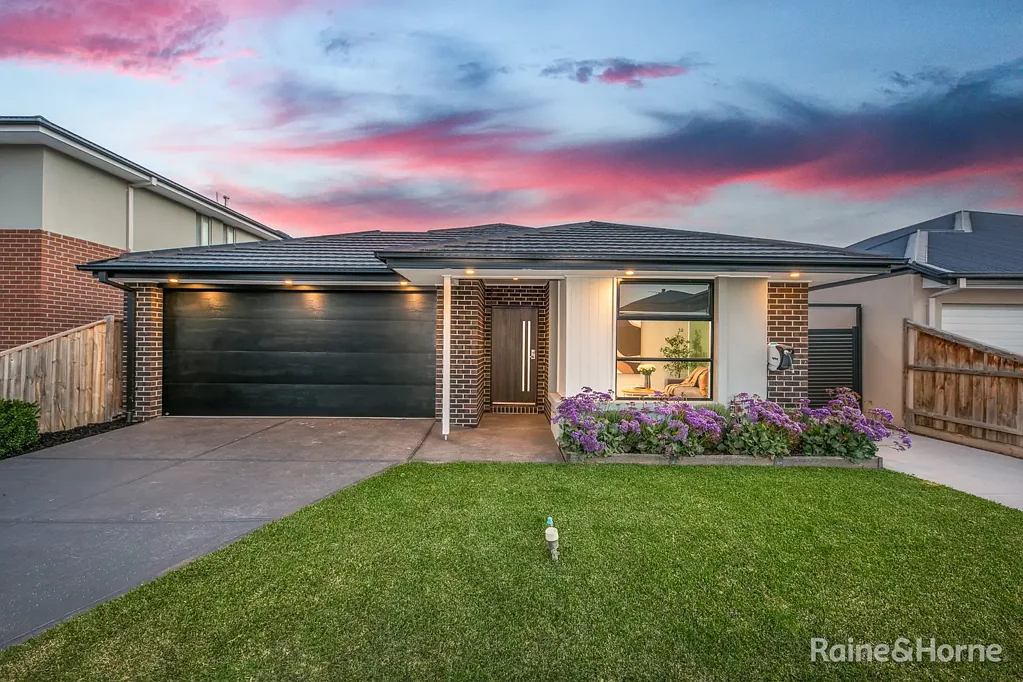 Sunbury 4Zimmer Spacious Family Living with Premium Features