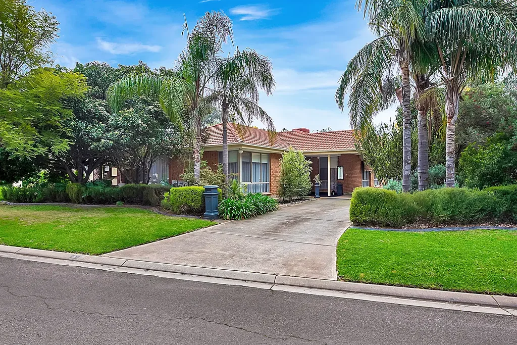 Paralowie 4房  Luxury Family Living On A Prime 701sqm Corner Allotment