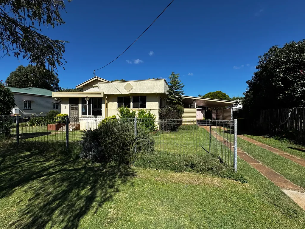 5 Toomey Street, Kingaroy, QLD 4610