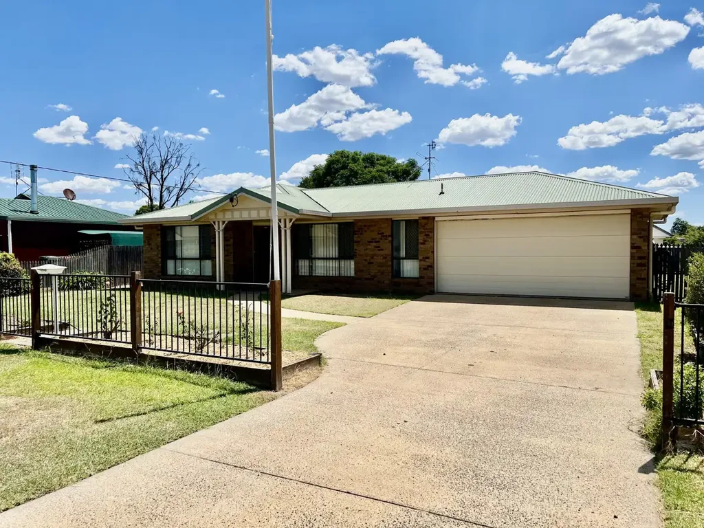 25 Joseph Street, Oakey, QLD 4401