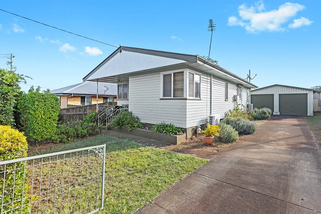 Wilsonton 3Zimmer Easy for Errands & Ripe for Opportunity!