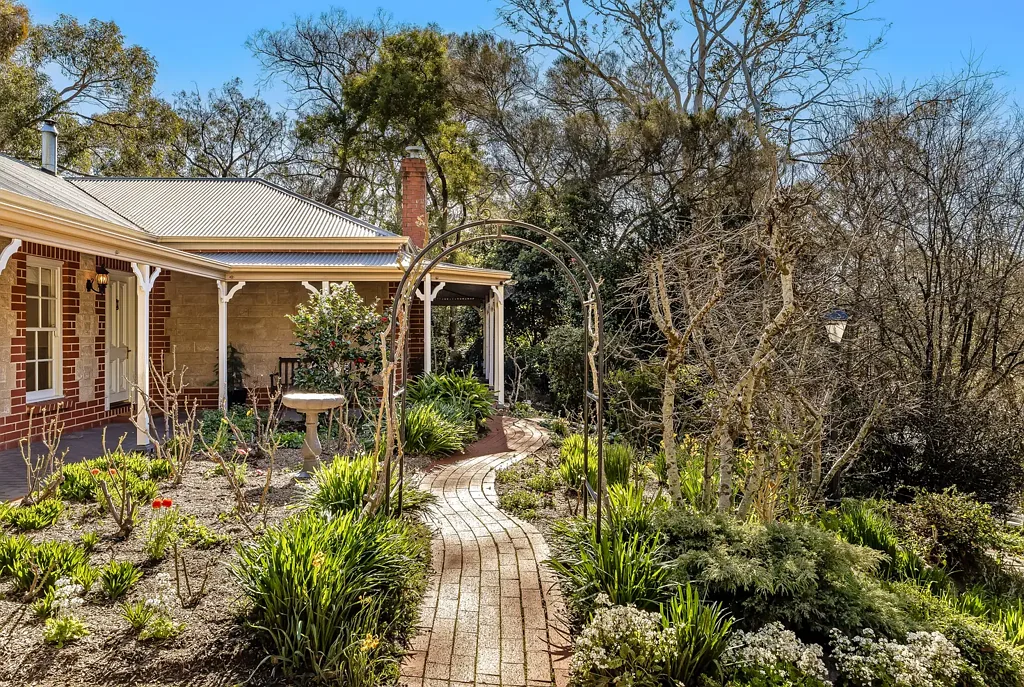 5 Muirfield Avenue, Stirling, SA 5152