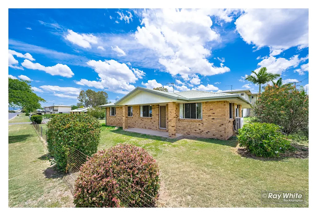 Solid 4 bed lowset brick on a big corner block.  RENT WILL INCREASE ON THE 29TH JAN 2026 TO $500.00 P/W