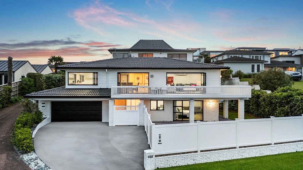 33b Parr Terrace, Castor Bay, North Shore City, Auckland