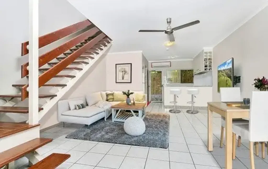 Spacious Two-Storey Townhouse in a Quiet Freshwater Setting