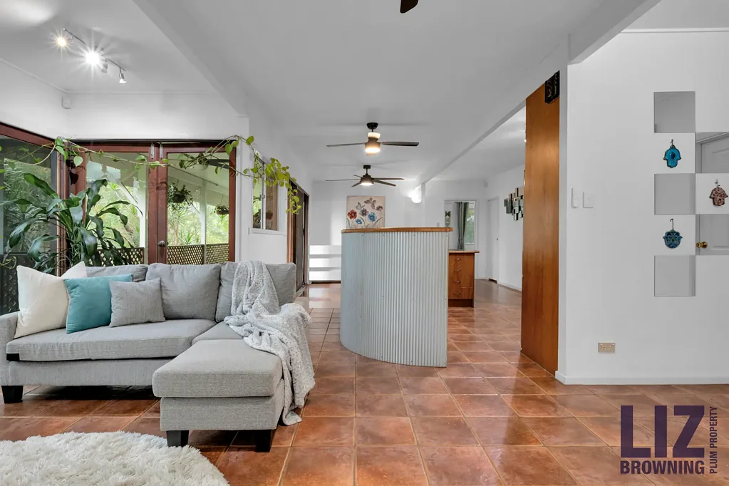 Chapel Hill 4部屋 Endless Potential in a Conveniently Located Family Home