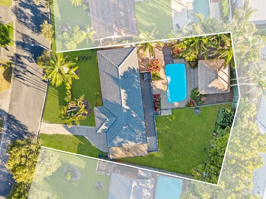 8 Berringa Court, Ashmore, QLD 4214