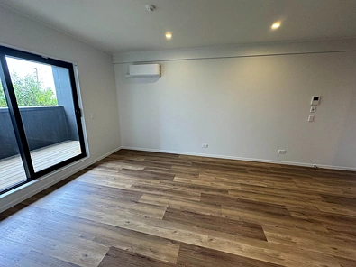 2 Bedrooms 1 bathroom