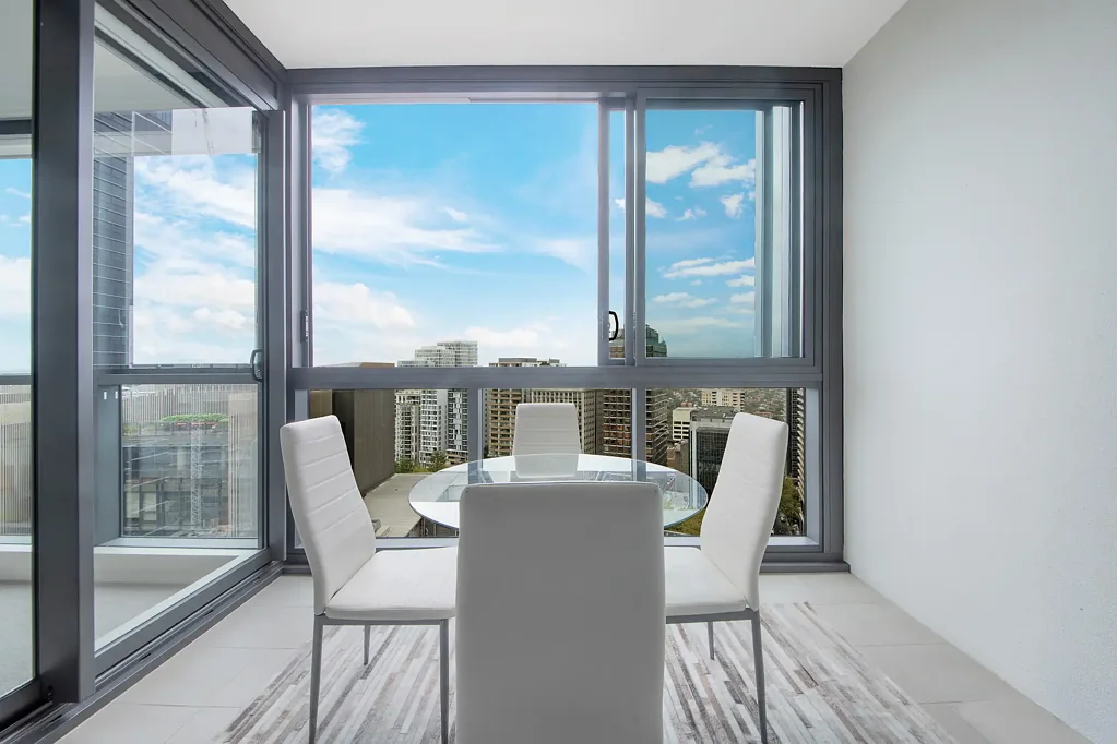 North Sydney 3Moenga Three-Bedroom sub penthouse with functional study