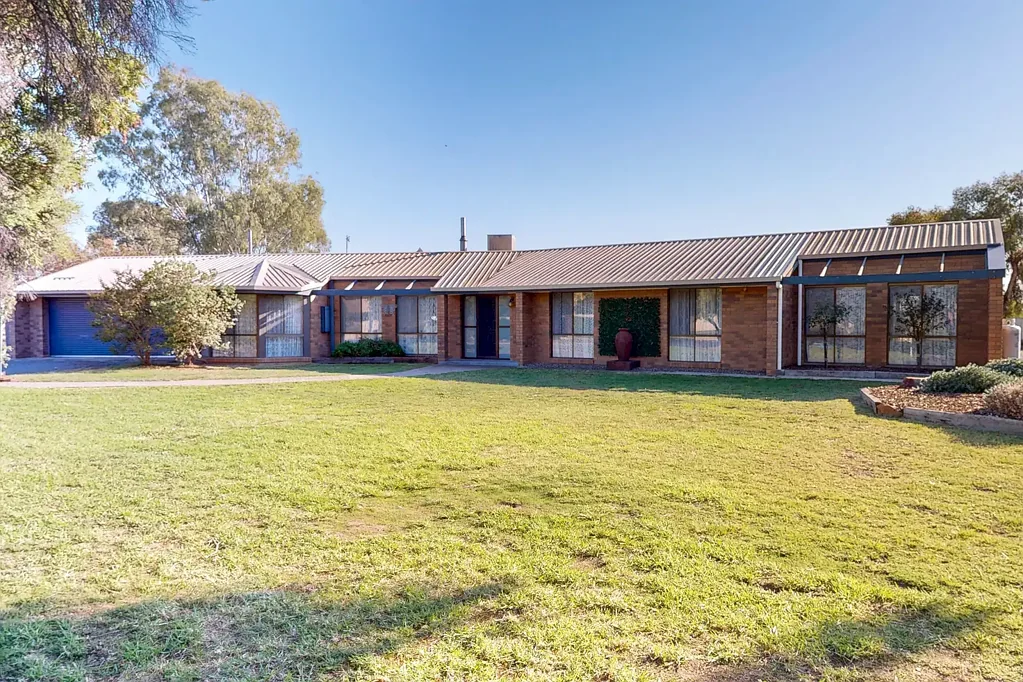 Shepparton East 4房  Enjoy lifestyle living with everything