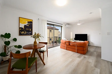 Southport 2 Slaapkamer Effortless Living in a Prime Southport Position