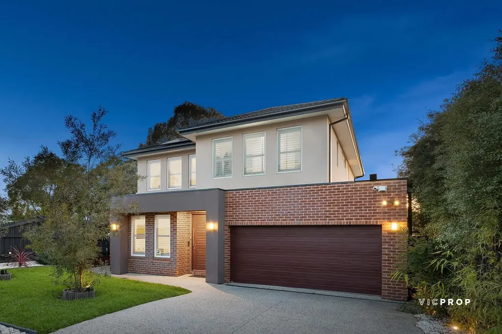 Ferntree Gully 5Kwarto Grand Family Living with Designer Detail in Leafy Ferntree Gully!