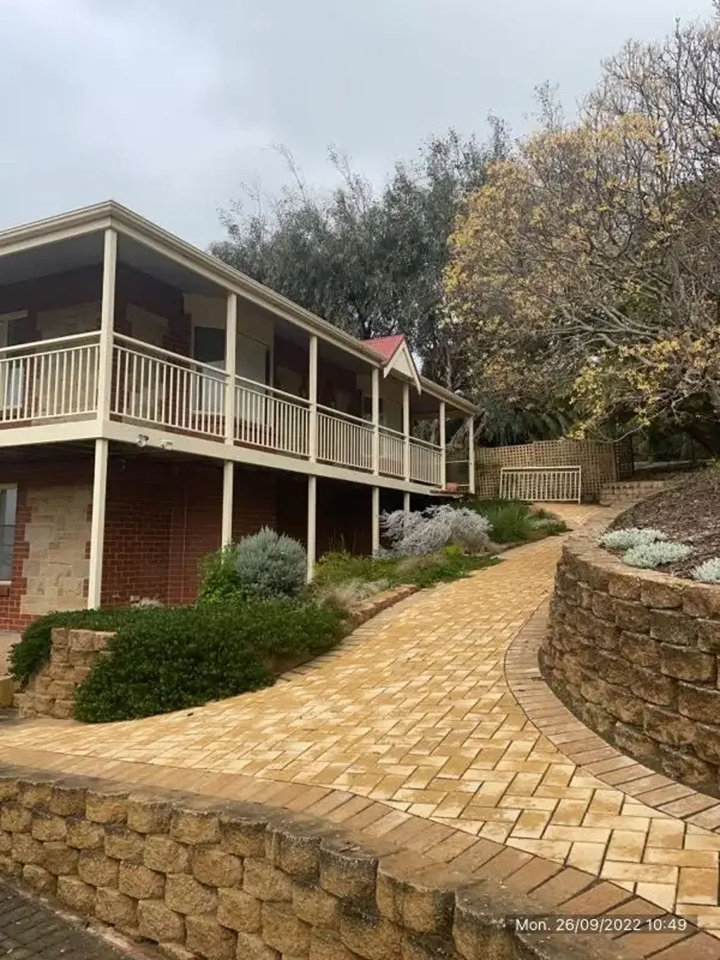 2 Storey Home with Sea Views