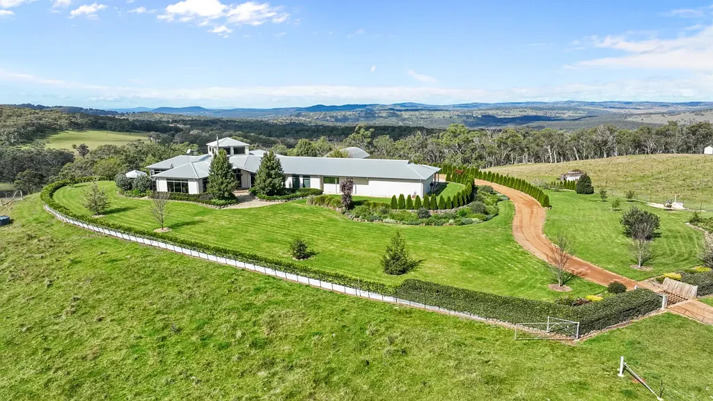 Uralla  A Benchmark New England Grazing & Lifestyle Holding