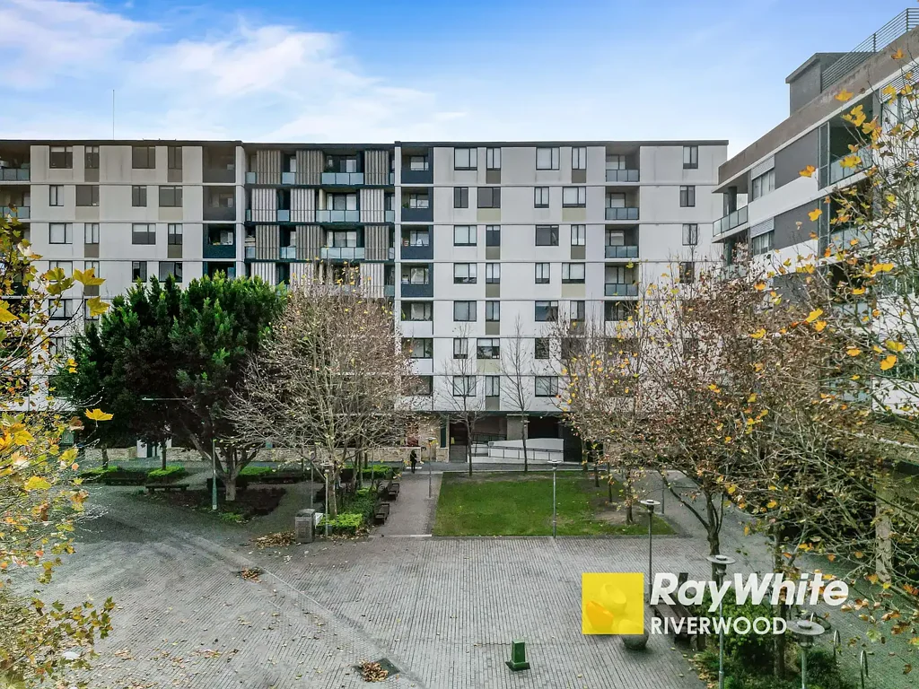 Riverwood 1 Bedroom Bright & Modern Apartment with District Views