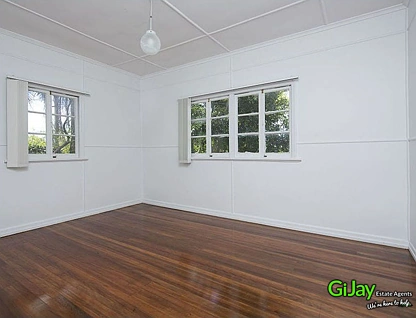 821 CAVENDISH RD, Holland Park, Brisbane - Southern Region, 2 ਕਮਰੇ, 1 ਬਾਥਰੂਮ, House