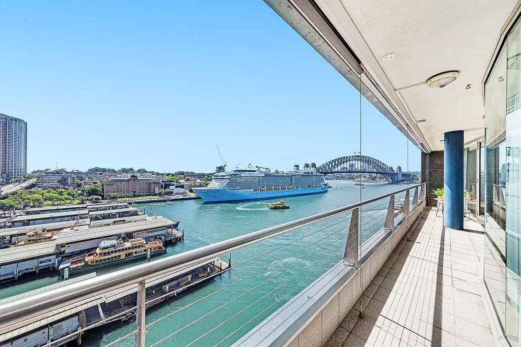 Fully Furnished, Luxury two bedroom in 'Pullman Quay Grand'