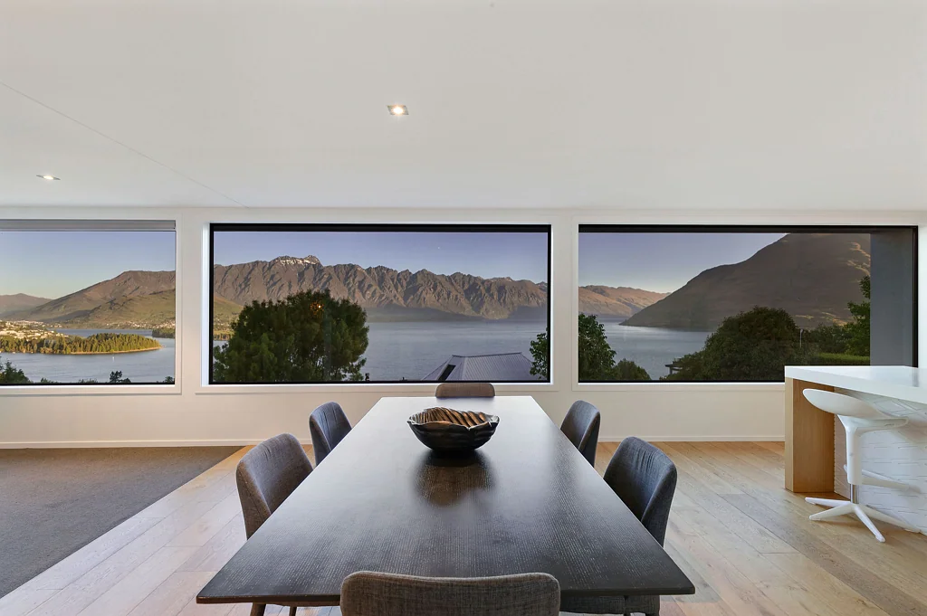 Queenstown 3Moenga Timeless Elegance, Remarkable Views