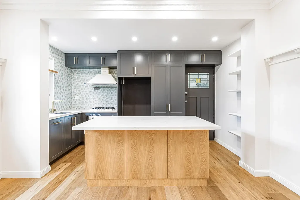Immaculate renovation in Boutique block of only 8