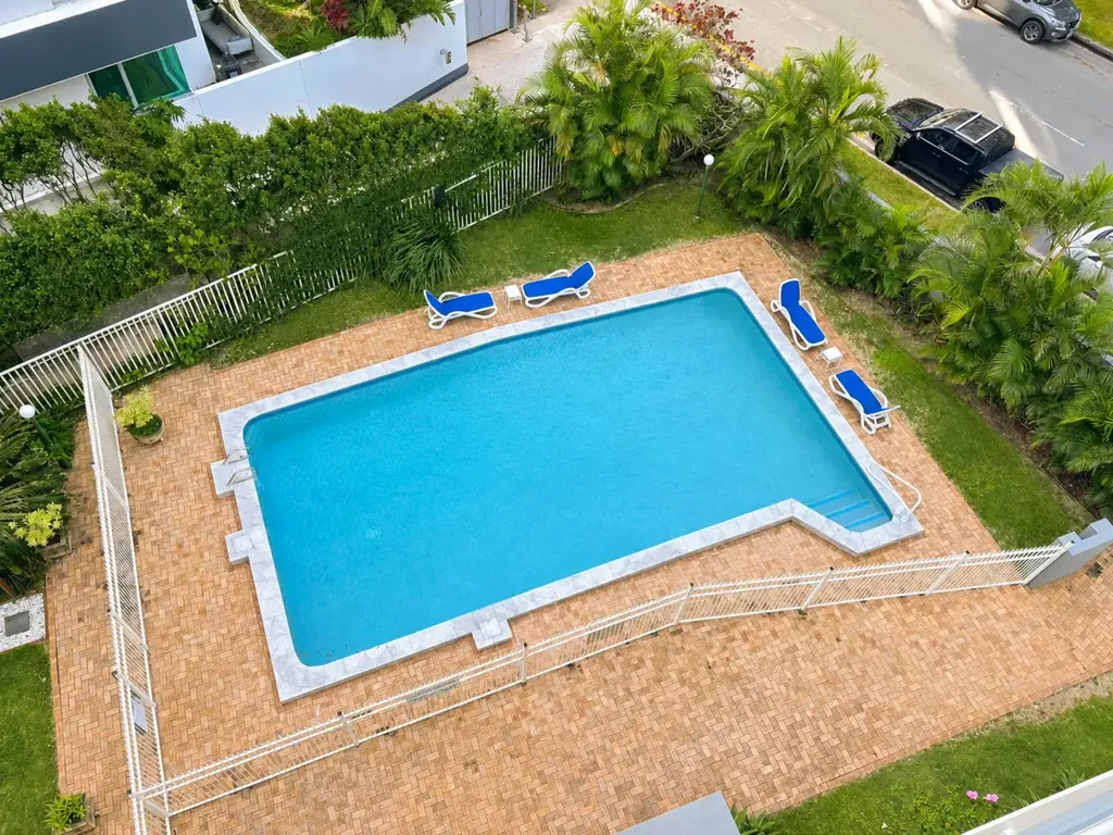 Burleigh Beachfront Apartment