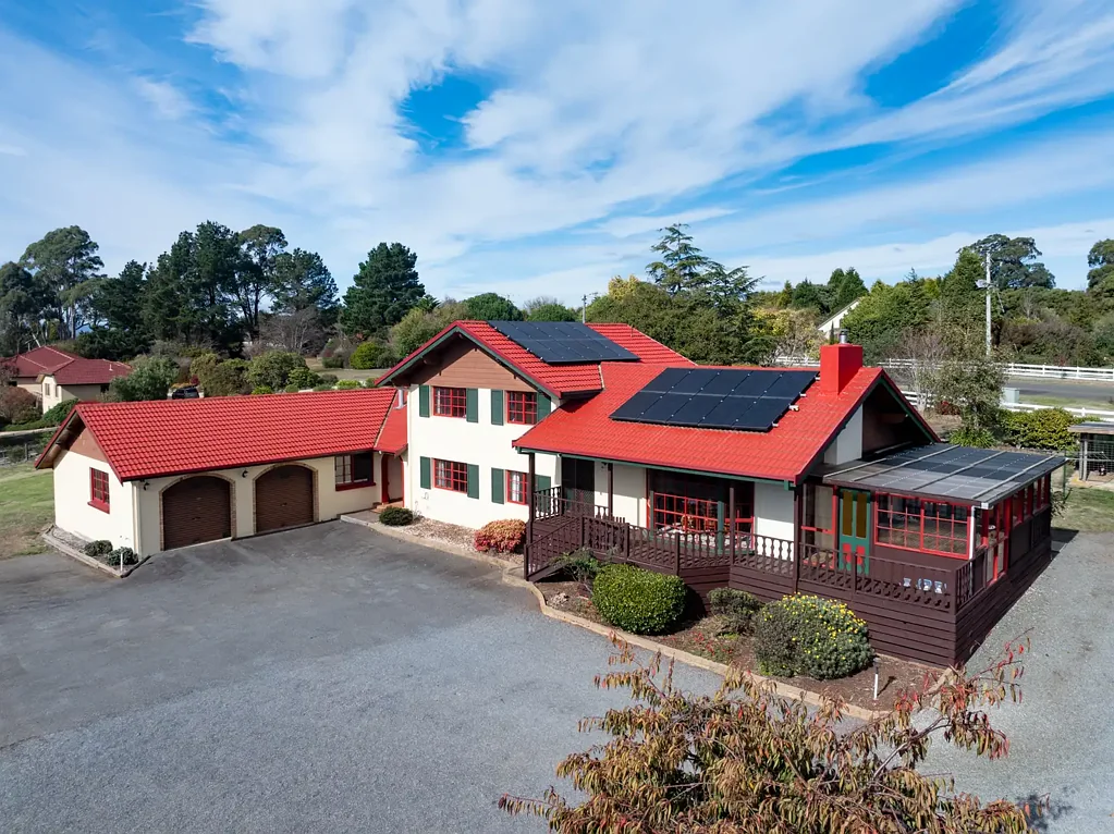 Grindelwald 5 Slaapkamer Stunning Family Home with river views