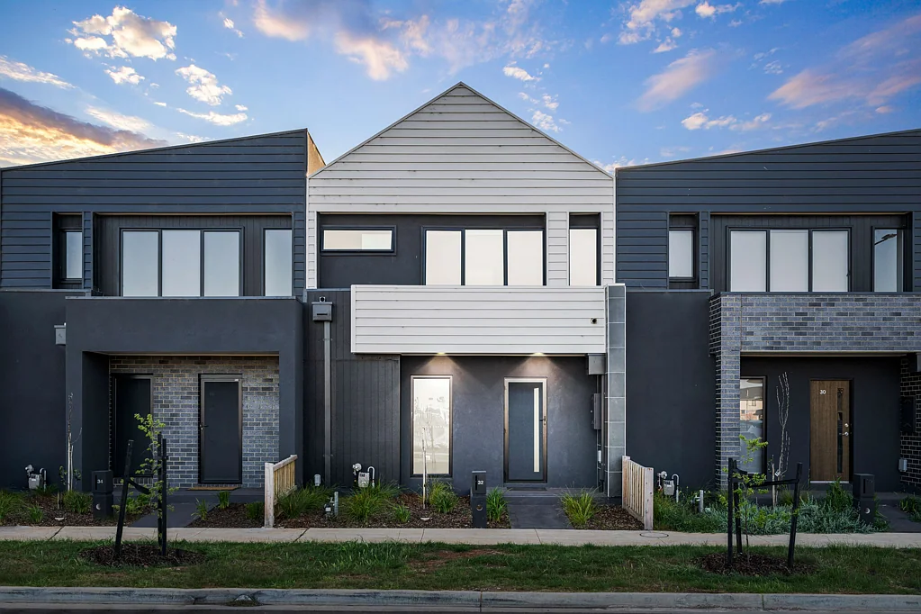 Truganina 3 Bedroom STUNNING MODERN LIVING WITH OF FLAWLESS LUXURY !!!  (No Body corporate)