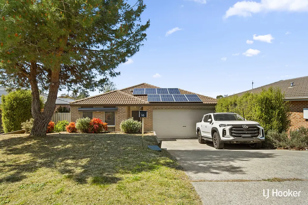 16 Marcus Faunce Street, Macgregor, ACT 2615