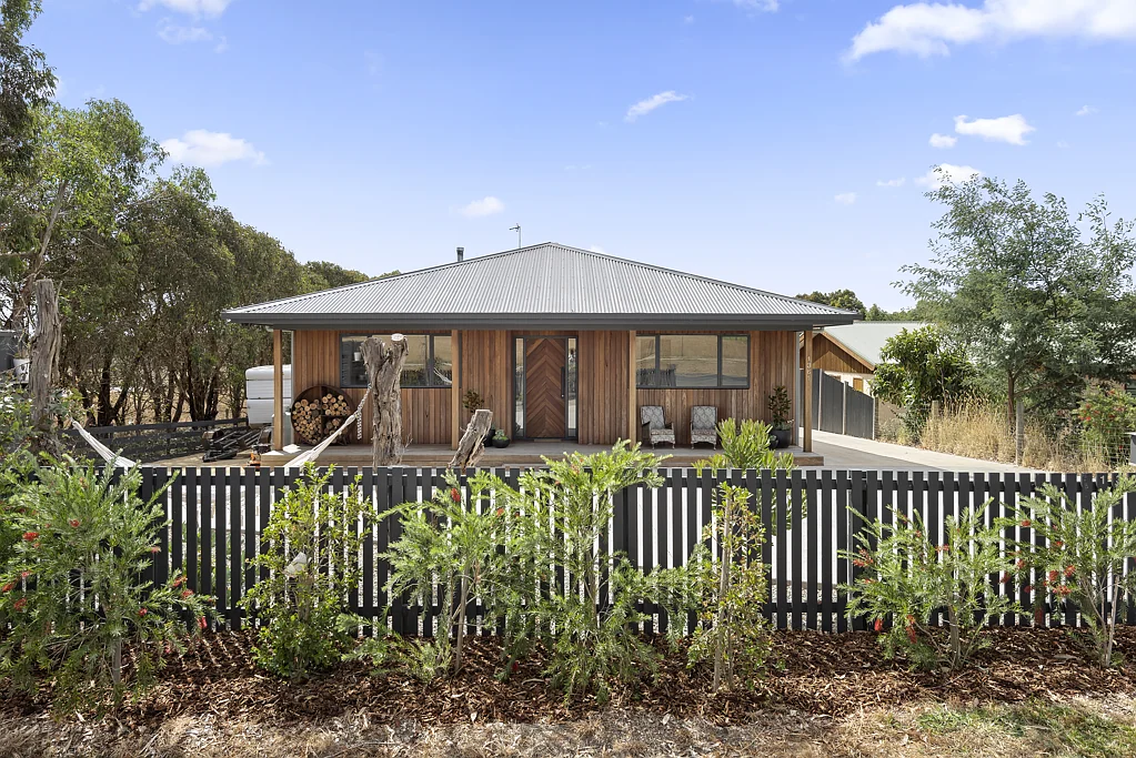 Deans Marsh Modern country living with hinterland views